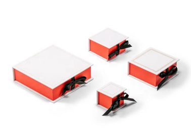 Good price Πάχος 2mm πολυτέλειας δώρων συσκευάζοντας κιβωτίων περάτωση κορδελλών κτυπήματος τοπ για το κόσμημα σε απευθείας σύνδεση